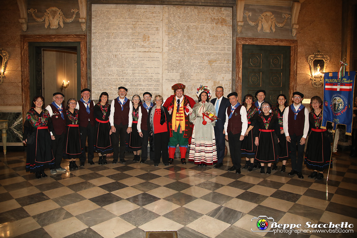 VBS_3751 - Investitura Ufficiale Gianduja e Giacometta Famija Turineisa - Carnevale di Torino 2024.jpg